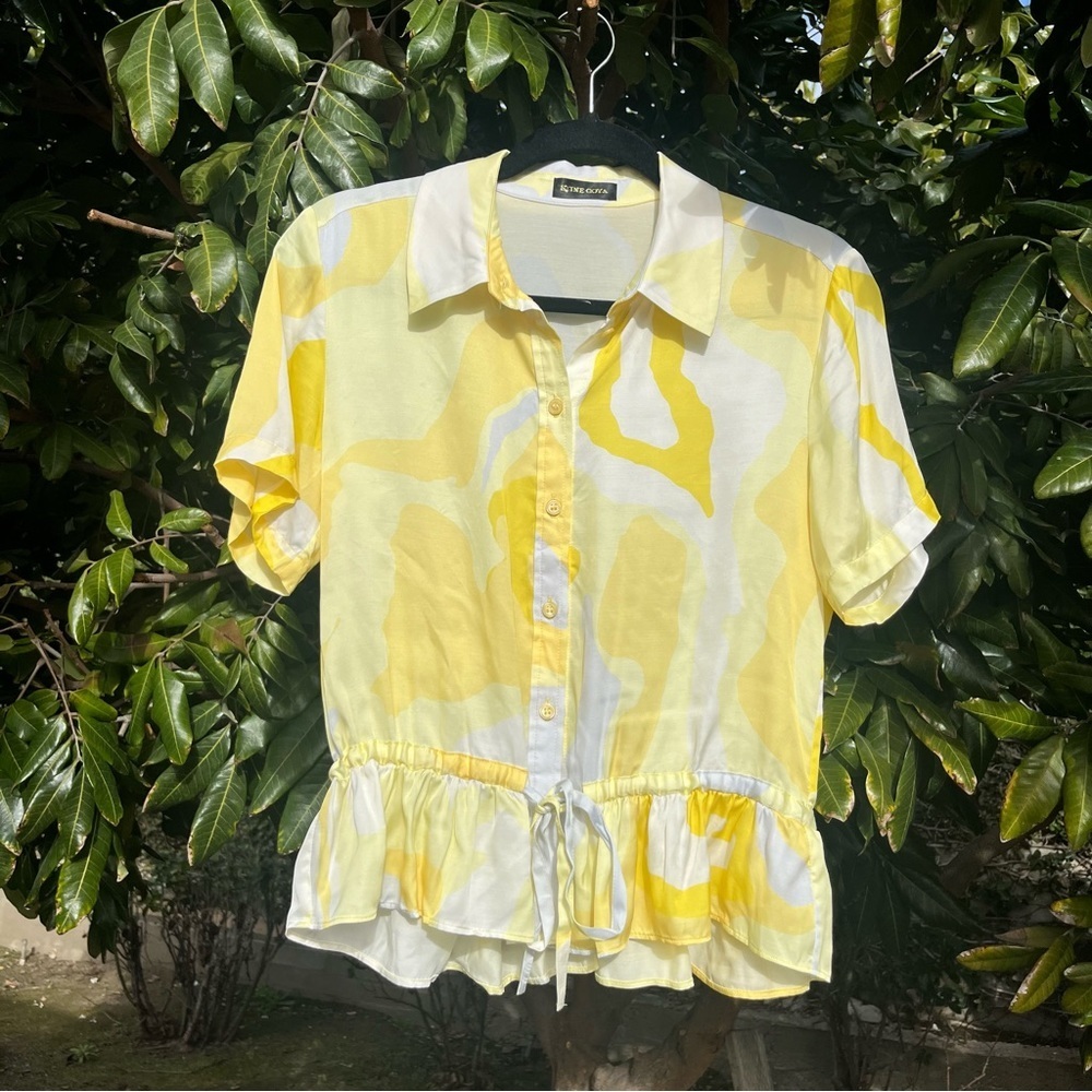 STINE GOYA yellow white camo abstract print tie short sleeve cropped blouse
